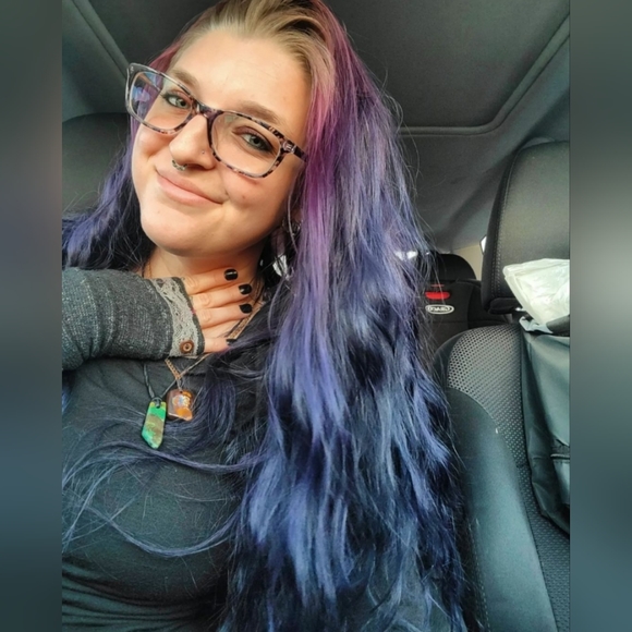 Meet your Posher, Julia - Picture 1 of 1